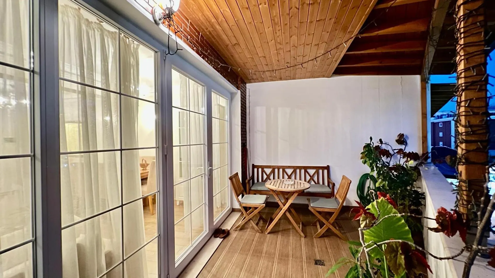 Top House Тирана Албания
