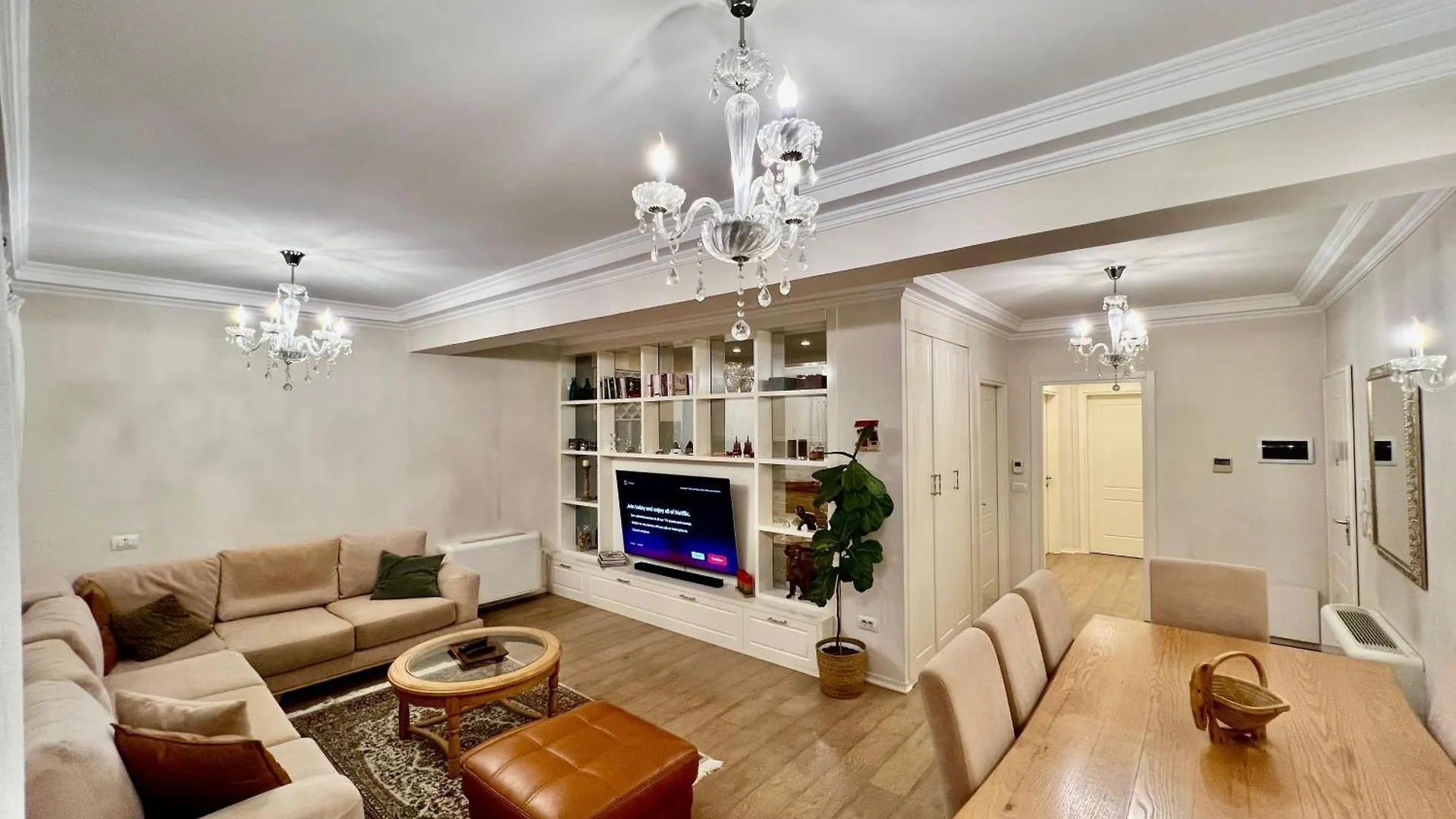 Top House Тирана Албания